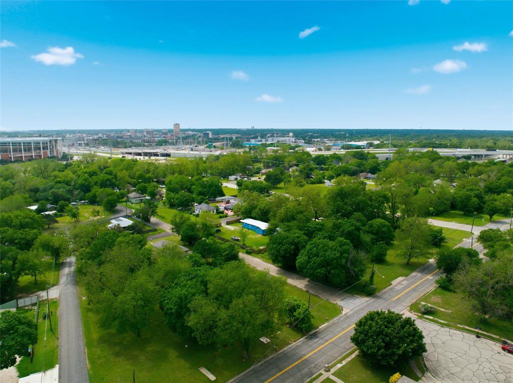 1121 Forrest Street Waco, TX 76704 - Photo 7 of 10 a view of a city with lots of green space