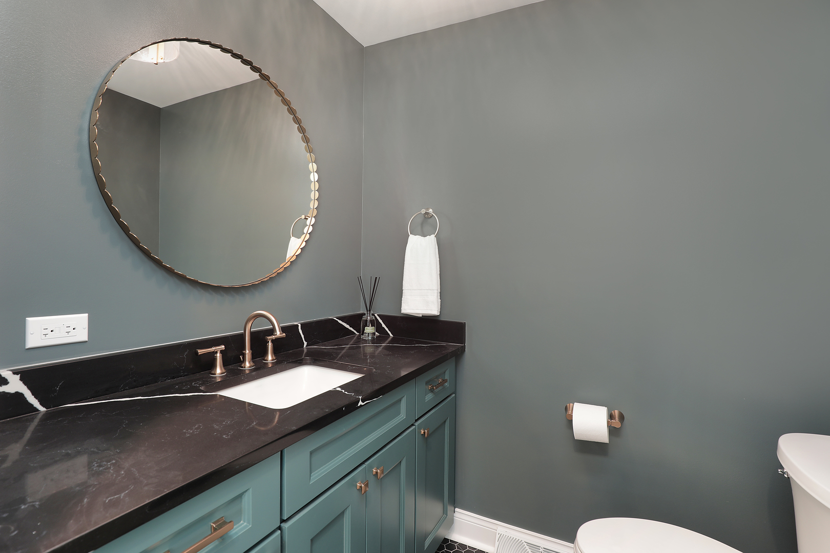 2348 Ash Lane Northbrook, IL 60062 - Photo 10 of 23