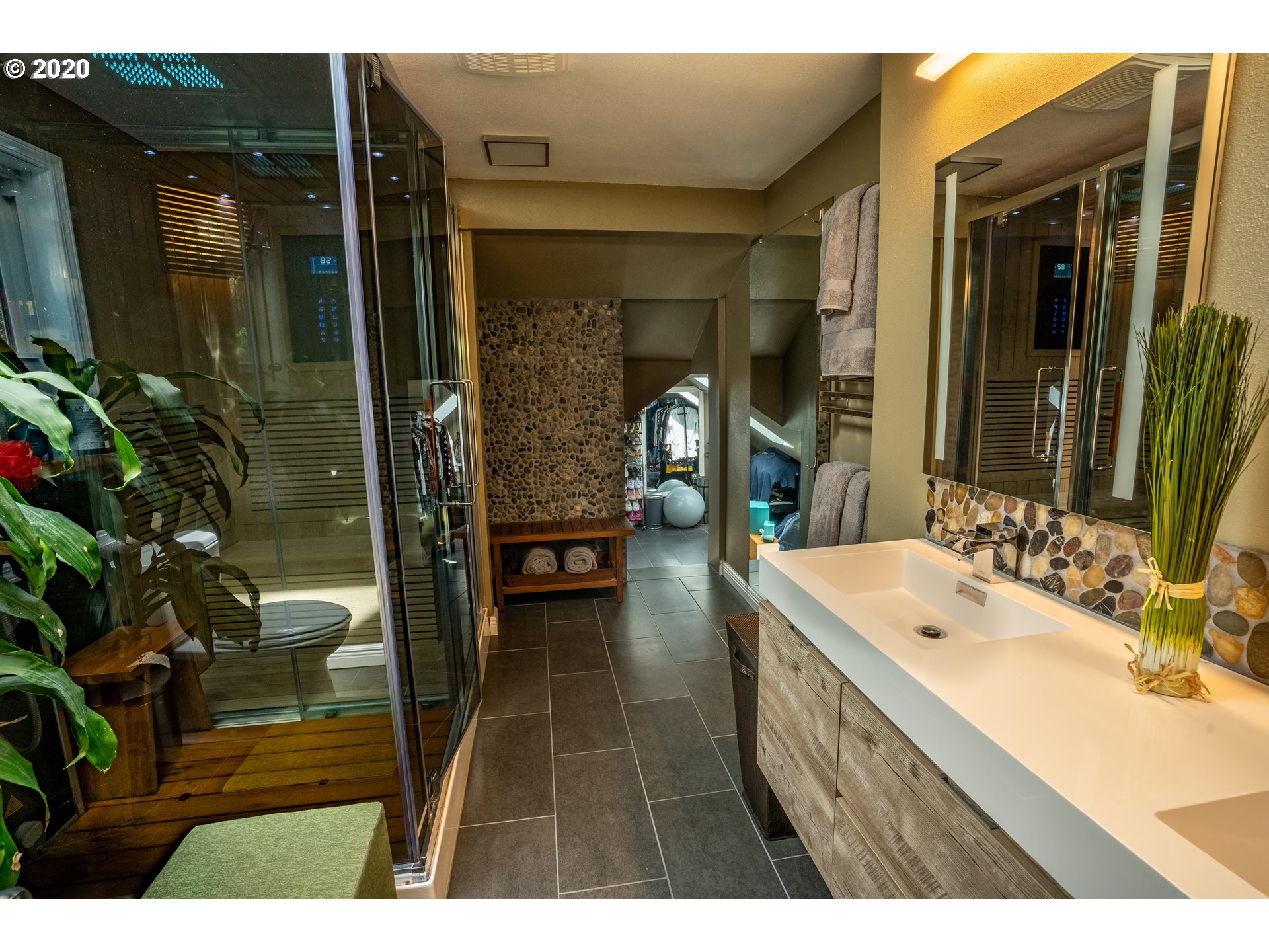 9035 Southwest Reiling Street Portland, OR 97224 - Photo 11 of 25 Gallery Image 11