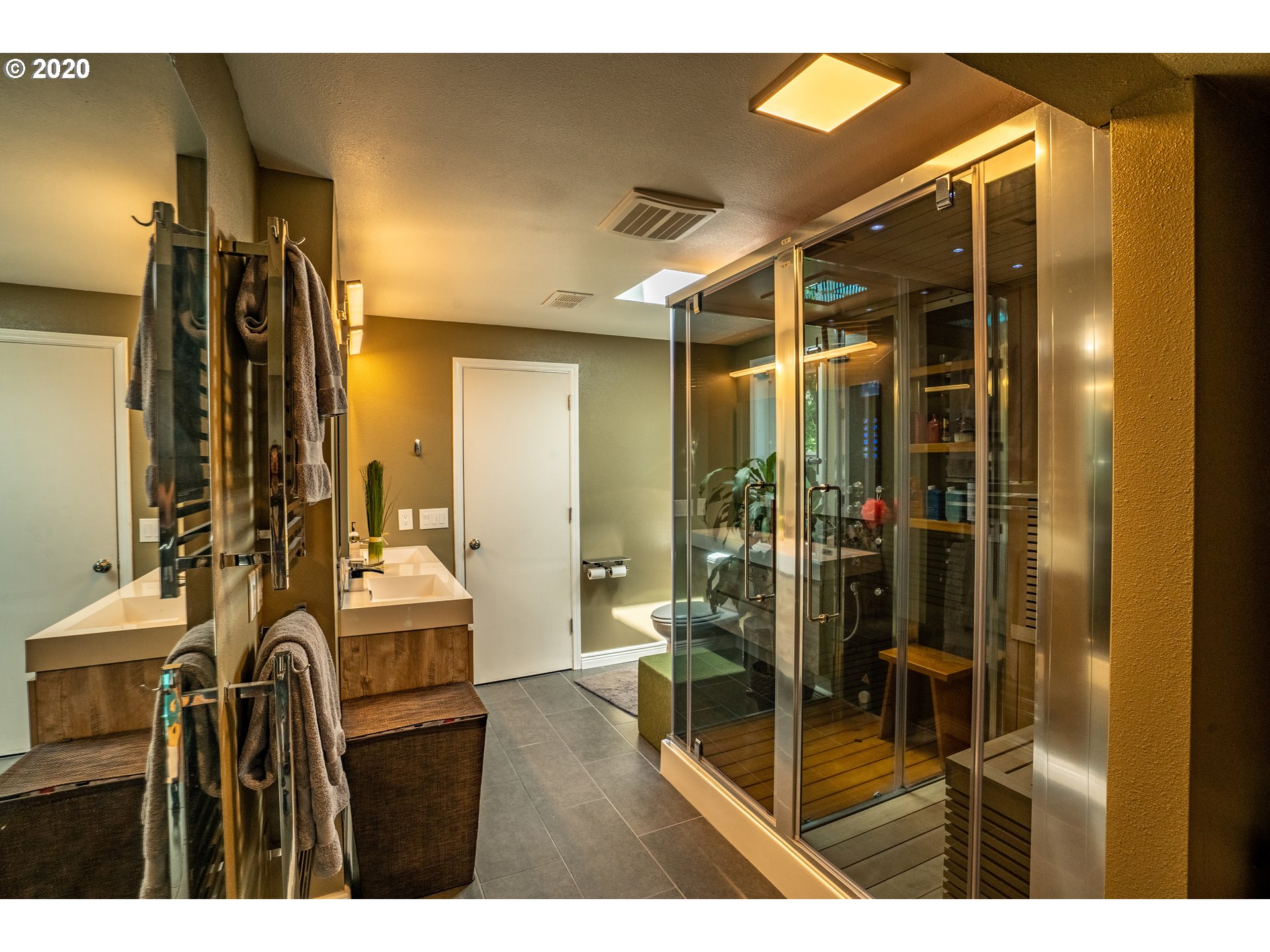 9035 Southwest Reiling Street Portland, OR 97224 - Photo 13 of 25 Gallery Image 13