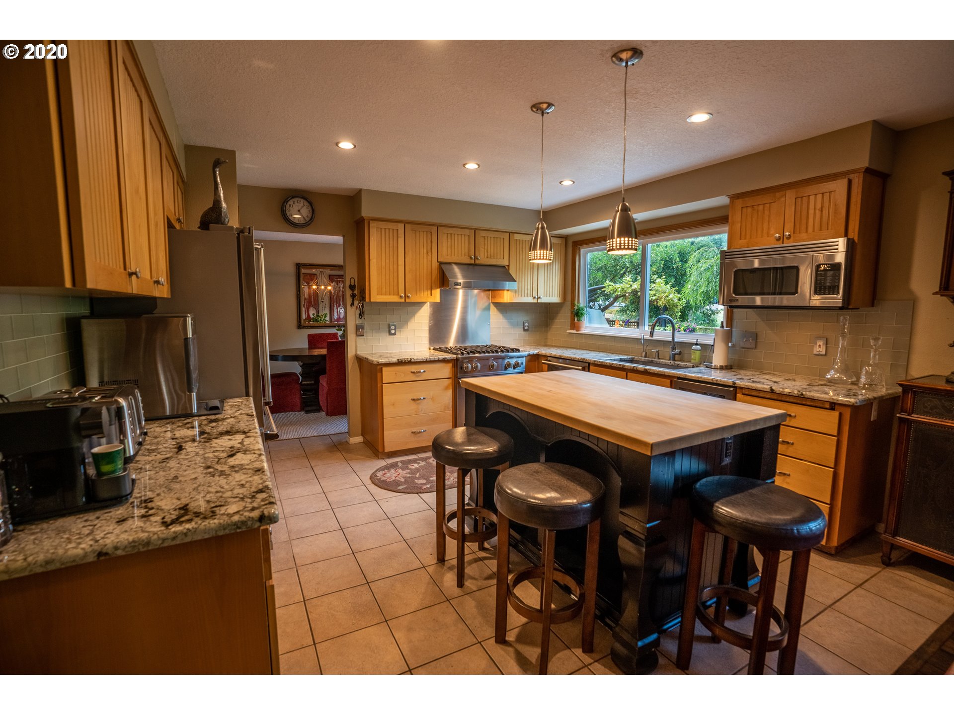 9035 Southwest Reiling Street Portland, OR 97224 - Photo 5 of 25 Gallery Image 5