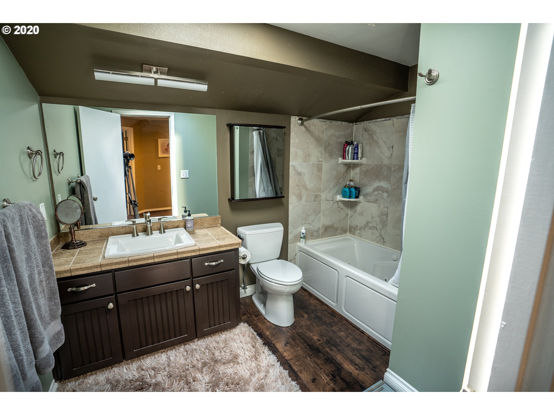 9035 Southwest Reiling Street Portland, OR 97224 - Photo 7 of 25 Gallery Image 7