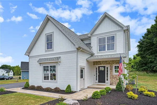 $584,900 | 74 Chase Meadow Trail, Mendon, NY 14472