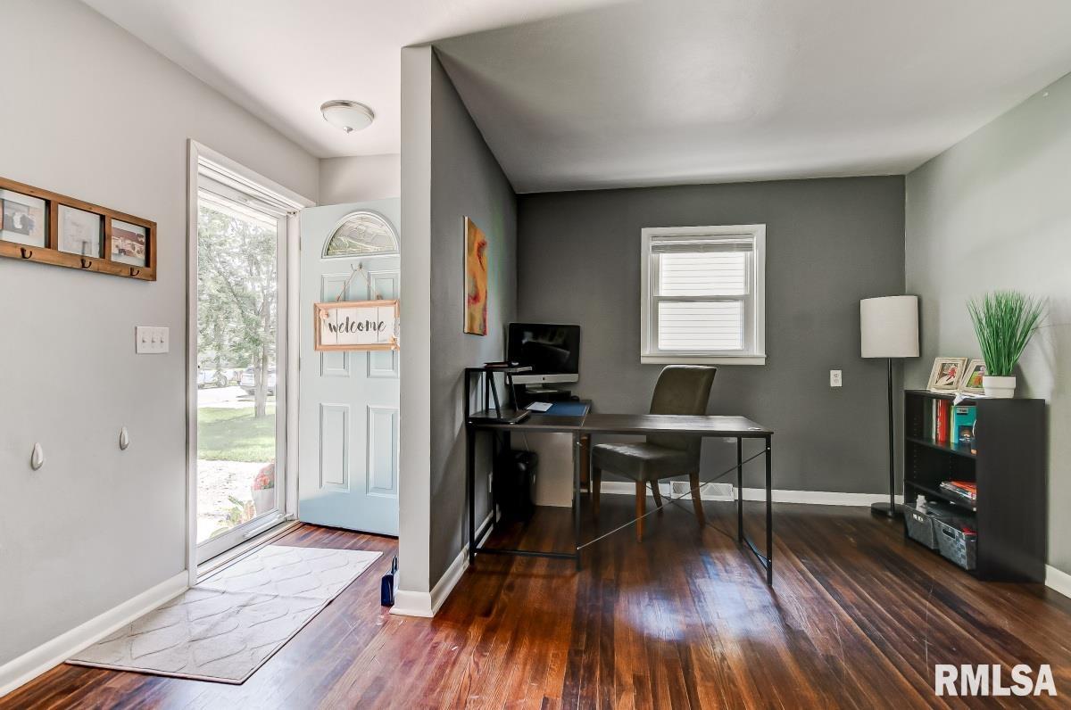 2041 North 23rd Street Springfield, IL 62702 - Photo 5 of 34