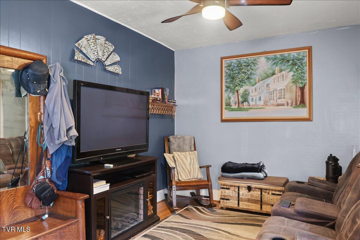 319 Old Stage Road Surgoinsville, TN 37873 - Photo 7 of 61 07-IMG_9969
