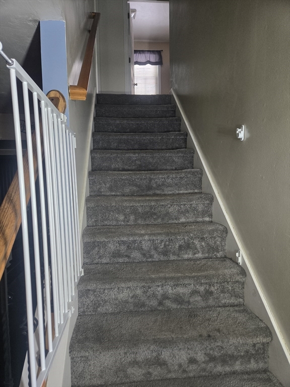 406 Lebanon Hill Road Southbridge, MA 01550 - Photo 34 of 36 a view of entryway