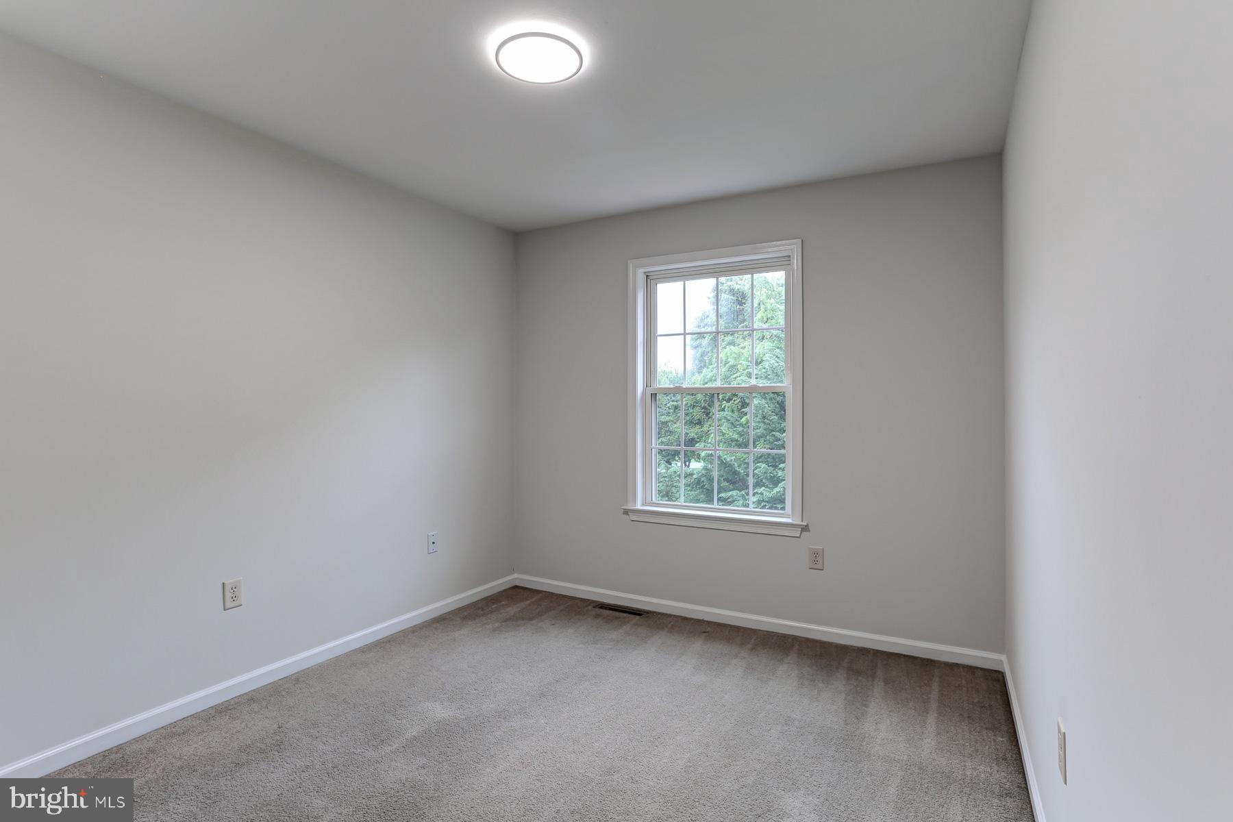 352 Deerfield Drive Mount Joy, PA 17552 - Photo 19 of 21 an empty room with a window