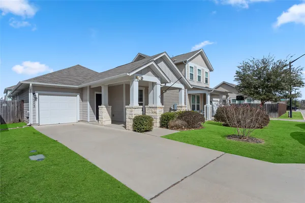 $335,000 | 245 East Broade Street, Holland, TX 76534