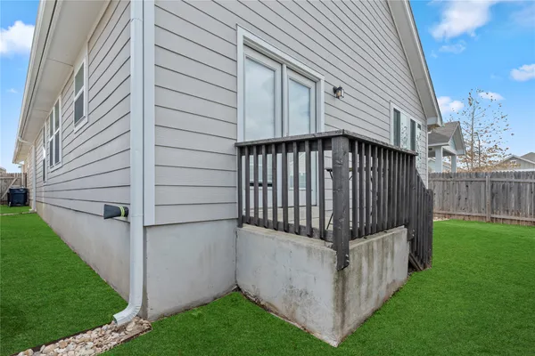 $335,000 | 245 East Broade Street, Holland, TX 76534