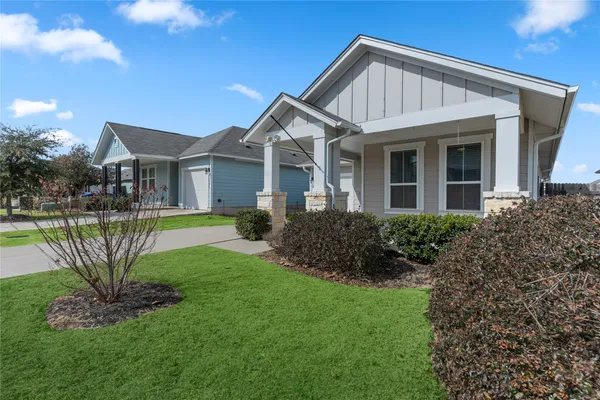 $335,000 | 245 East Broade Street, Holland, TX 76534