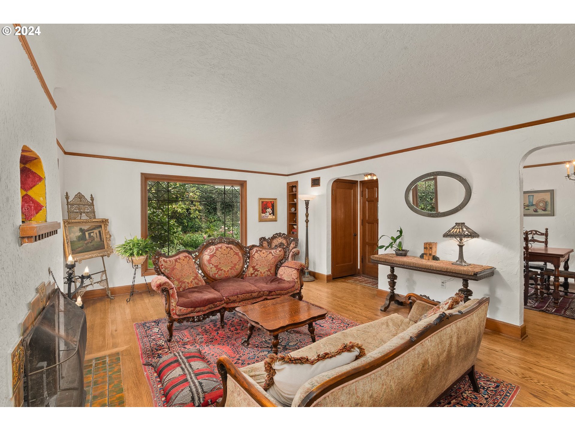 2710 Southwest Troy Street Portland, OR 97219 - Photo 5 of 35 Entrance/Foyer