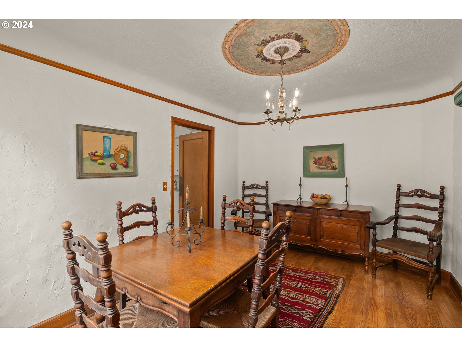 2710 Southwest Troy Street Portland, OR 97219 - Photo 10 of 35 Dining Room