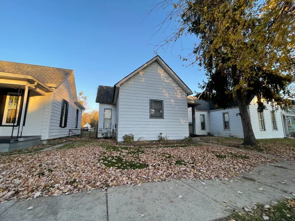 $70,000 | 442 Gilbert Avenue, Terre Haute, IN 47807