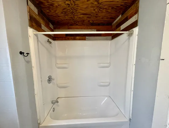 $70,000 | 442 Gilbert Avenue, Terre Haute, IN 47807