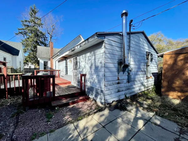 $70,000 | 442 Gilbert Avenue, Terre Haute, IN 47807