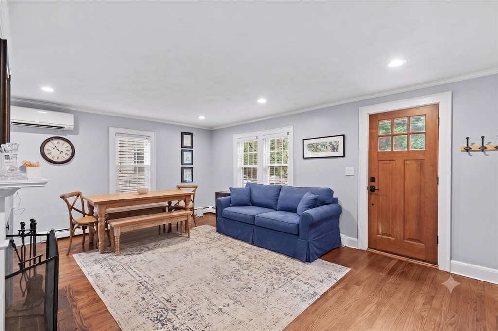 21 Gayland Road Needham, MA 02492 - Photo 4 of 28