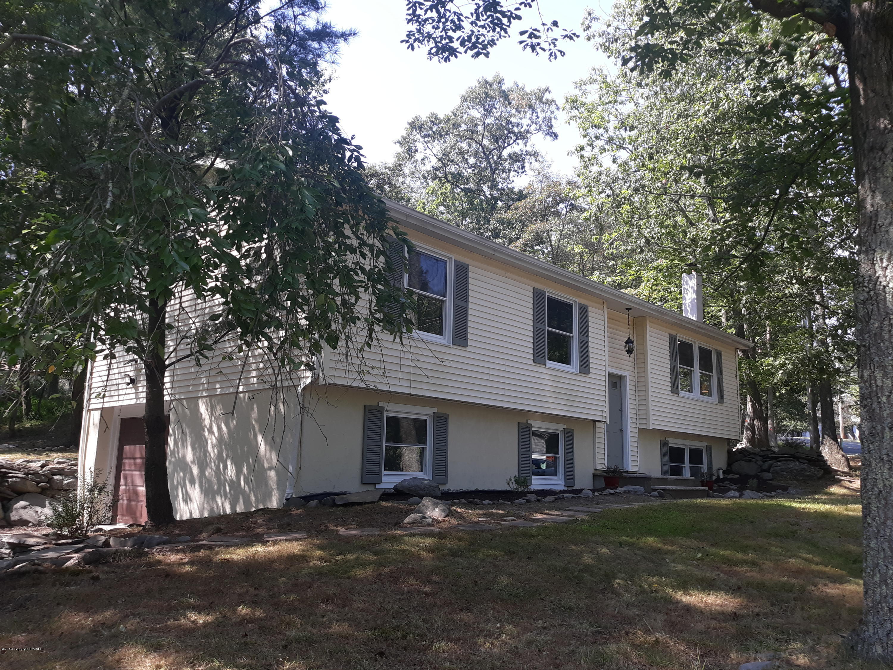 3255 Pine Ridge Drive West Bushkill, PA 18324 - Photo 1 of 45 20190911_132723