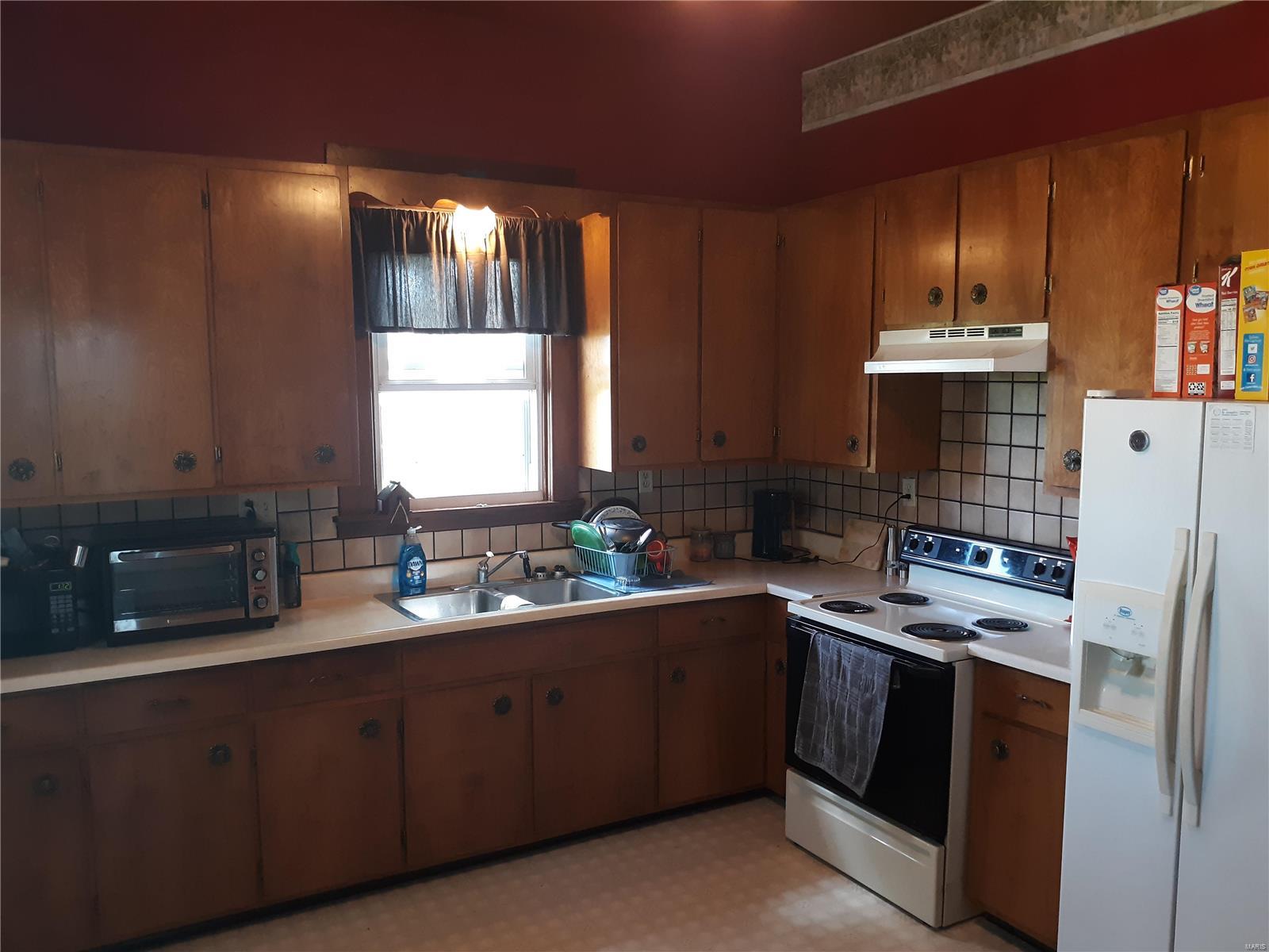 12912 Ferrin Road Carlyle, IL 62231 - Photo 2 of 10