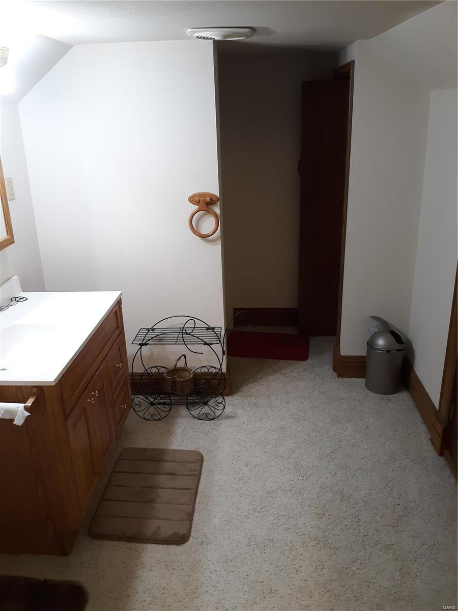 12912 Ferrin Road Carlyle, IL 62231 - Photo 9 of 10