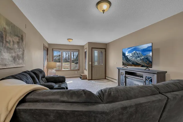 $424,900 | 605 Chinook Avenue Southwest, Avon, MN 56310