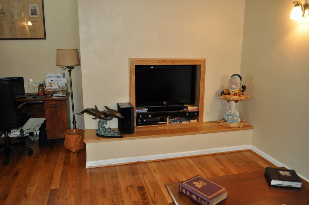 110 Mallard Point Road Wirtz, VA 24184 - Photo 8 of 34 a room with wooden floor and gym equipment