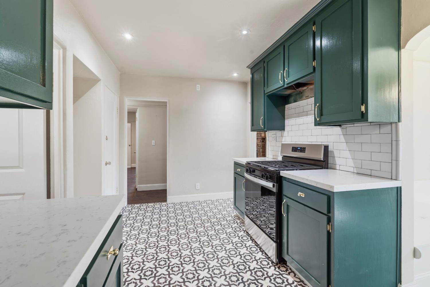 1015 College Avenue Modesto, CA 95350 - Photo 12 of 56