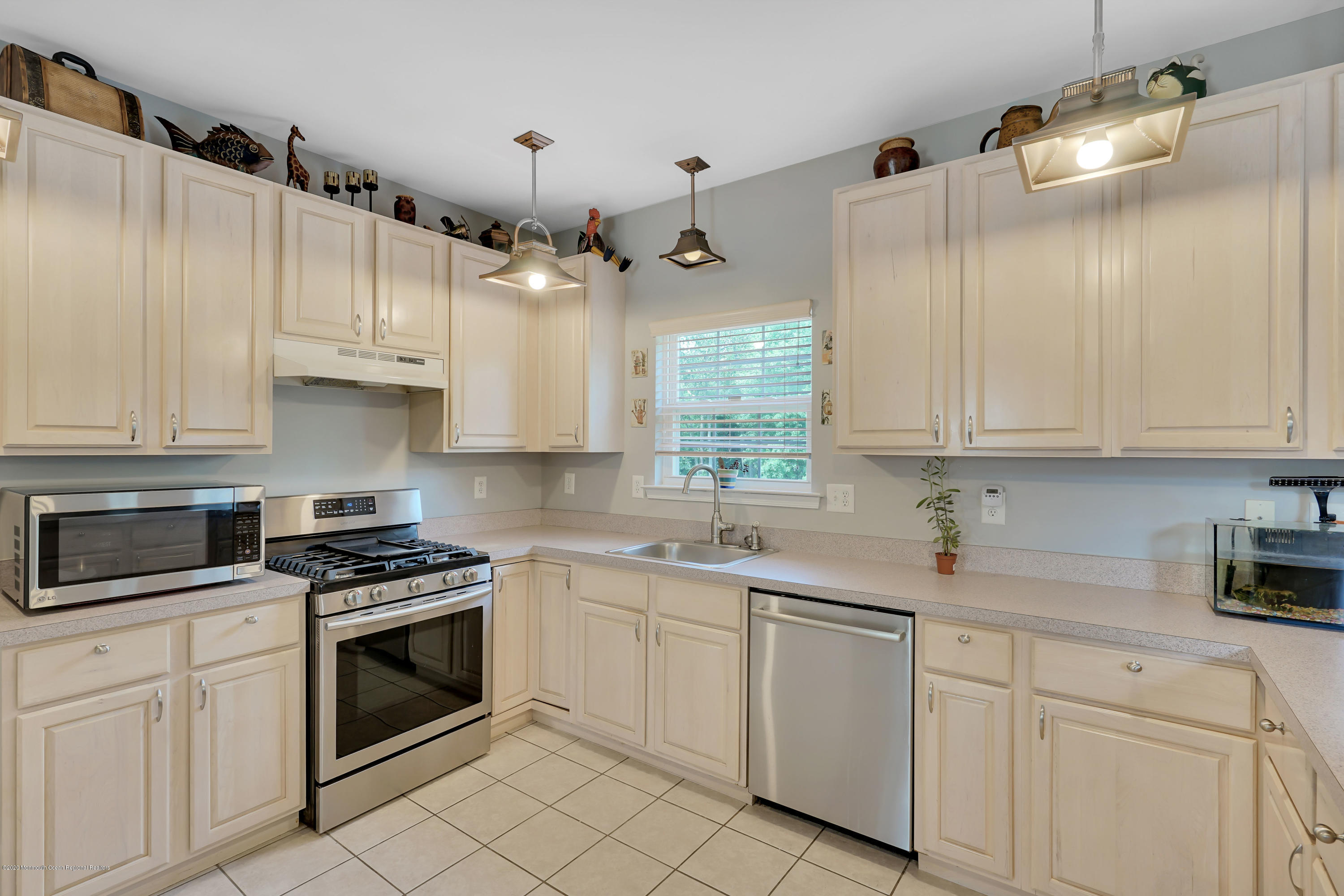 1006 Aumack Road Jackson, NJ 08527 - Photo 18 of 47 018_dsc04093