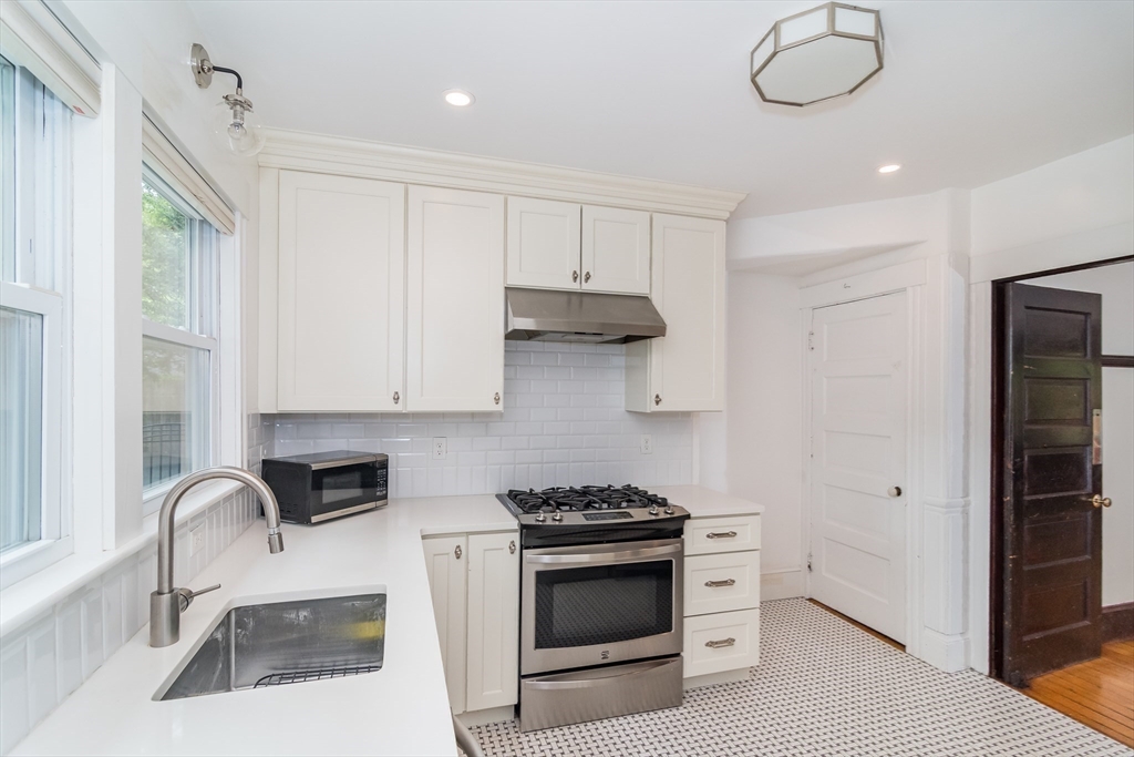 71 Curve Street, Unit 71 Wellesley, MA 02482 - Photo 17 of 31
