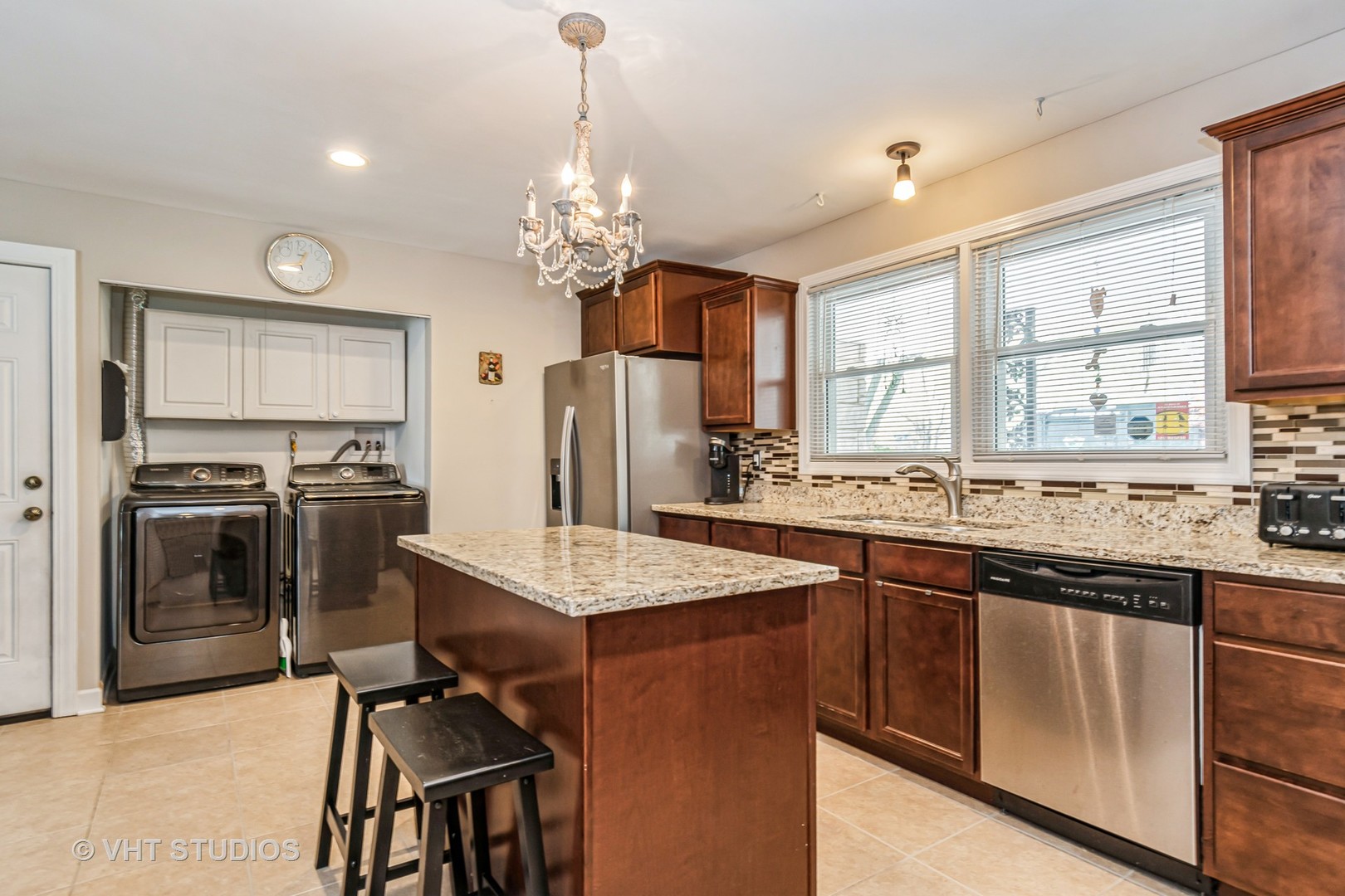 23 Orchard Road Oswego, IL 60543 - Photo 5 of 20 Gallery Image 5