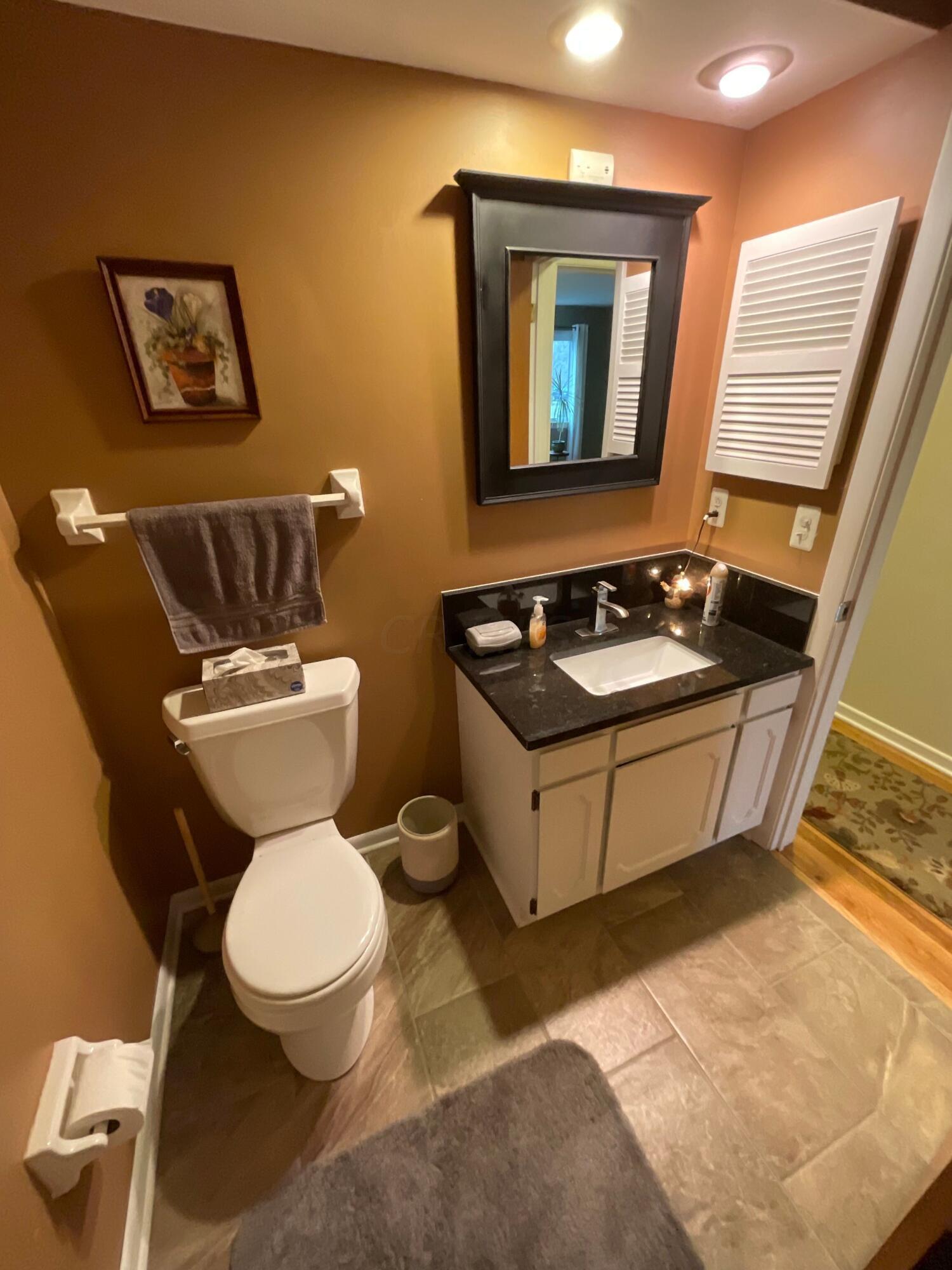 5855 Rocky Rill Road Columbus, OH 43235 - Photo 26 of 38 Hall Bath 2