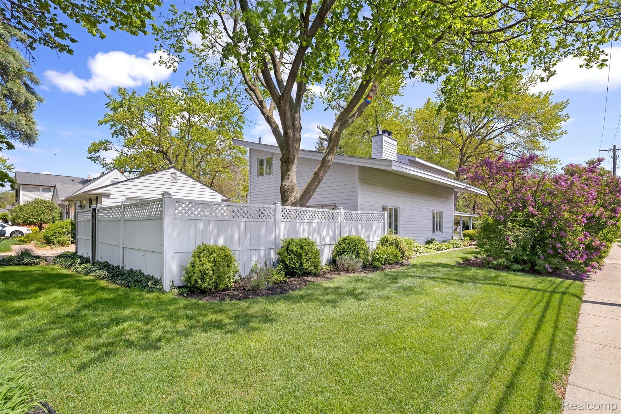 2132 Crooks Road Royal Oak, MI 48073 - Photo 31 of 31 XA9A0096 Output.jpg