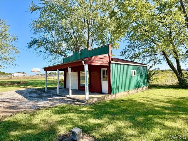 $335,000 | 328 Booneslick Road, New Florence, MO 63363