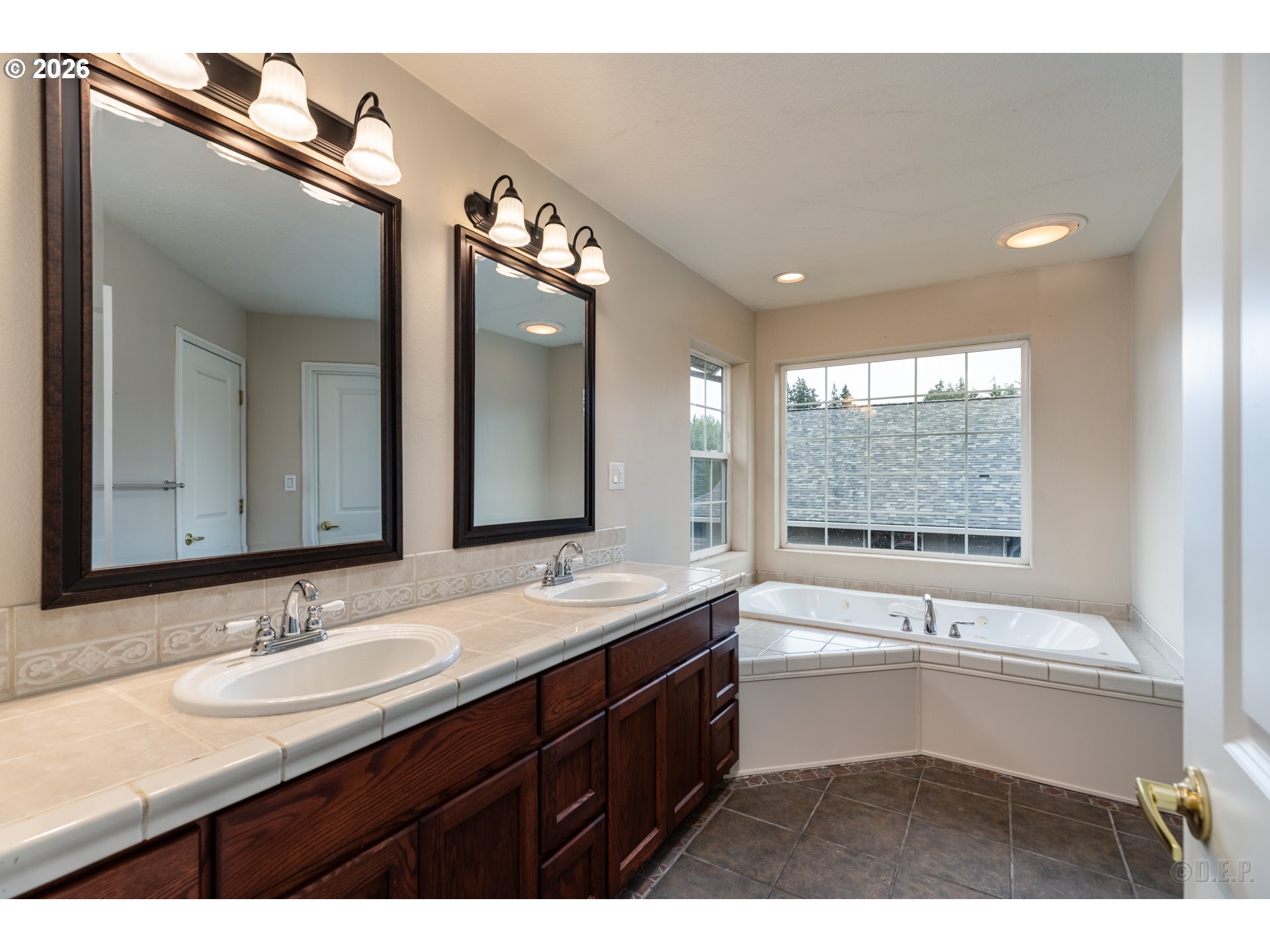 59992 Ridgeway Loop St. Helens, OR 97051 - Photo 20 of 34 Bathroom, Attached