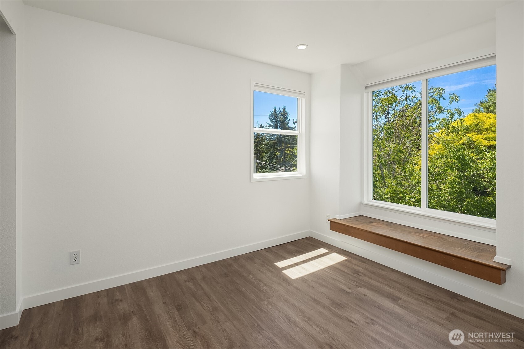 756 North 72nd Street, Unit 204 Seattle, WA 98103 - Photo 10 of 24