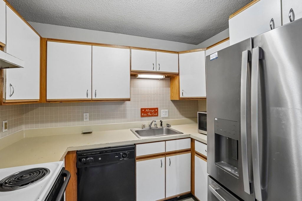 10 Rutledge Street, Unit 2H Worcester, MA 01604 - Photo 3 of 11