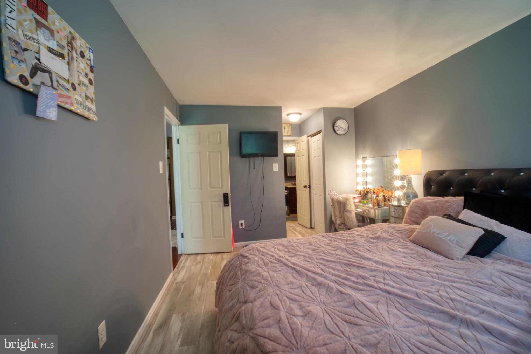 1008 Huntingdon Mews Clementon, NJ 08021 - Photo 14 of 26 Newer flooring