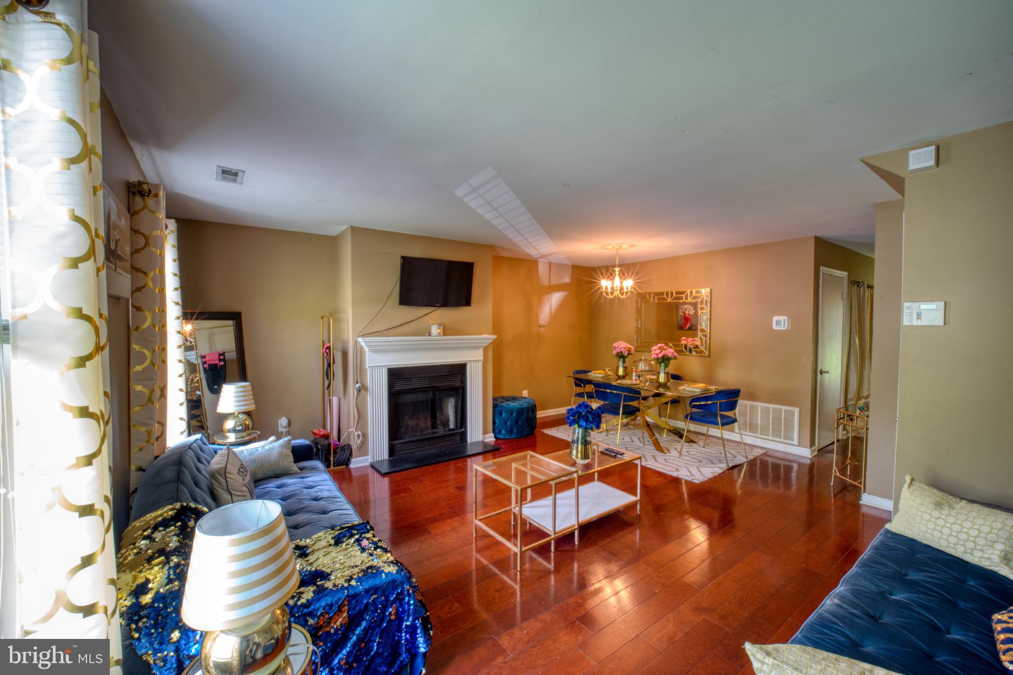1008 Huntingdon Mews Clementon, NJ 08021 - Photo 5 of 26 Hardwood flooring