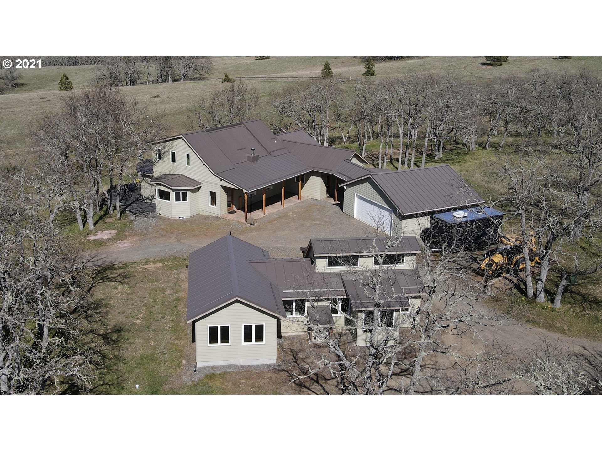 81 South Prairie Road Lyle, WA 98635 - Photo 1 of 32 Gallery Image 1