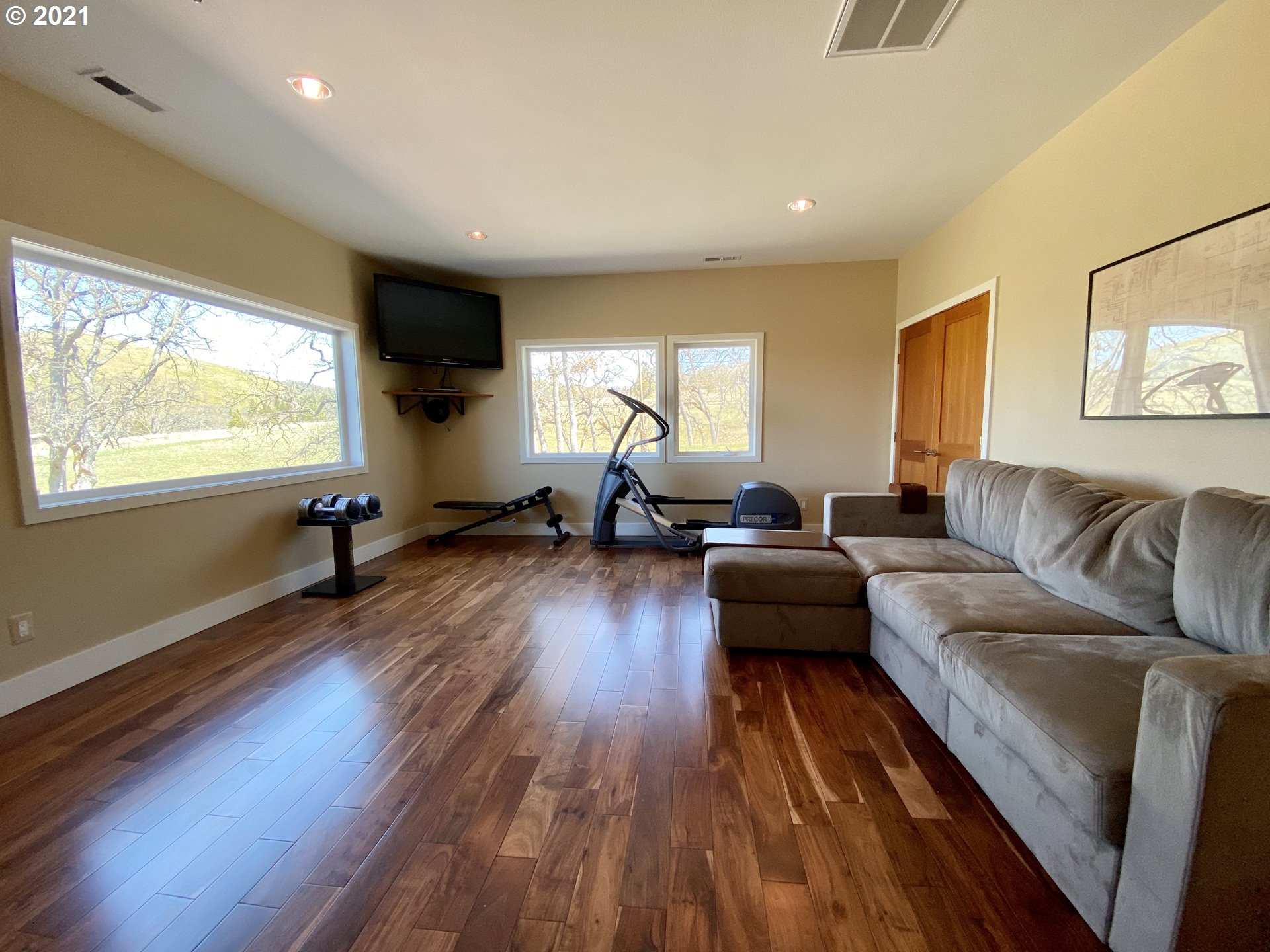 81 South Prairie Road Lyle, WA 98635 - Photo 11 of 32 Gallery Image 11
