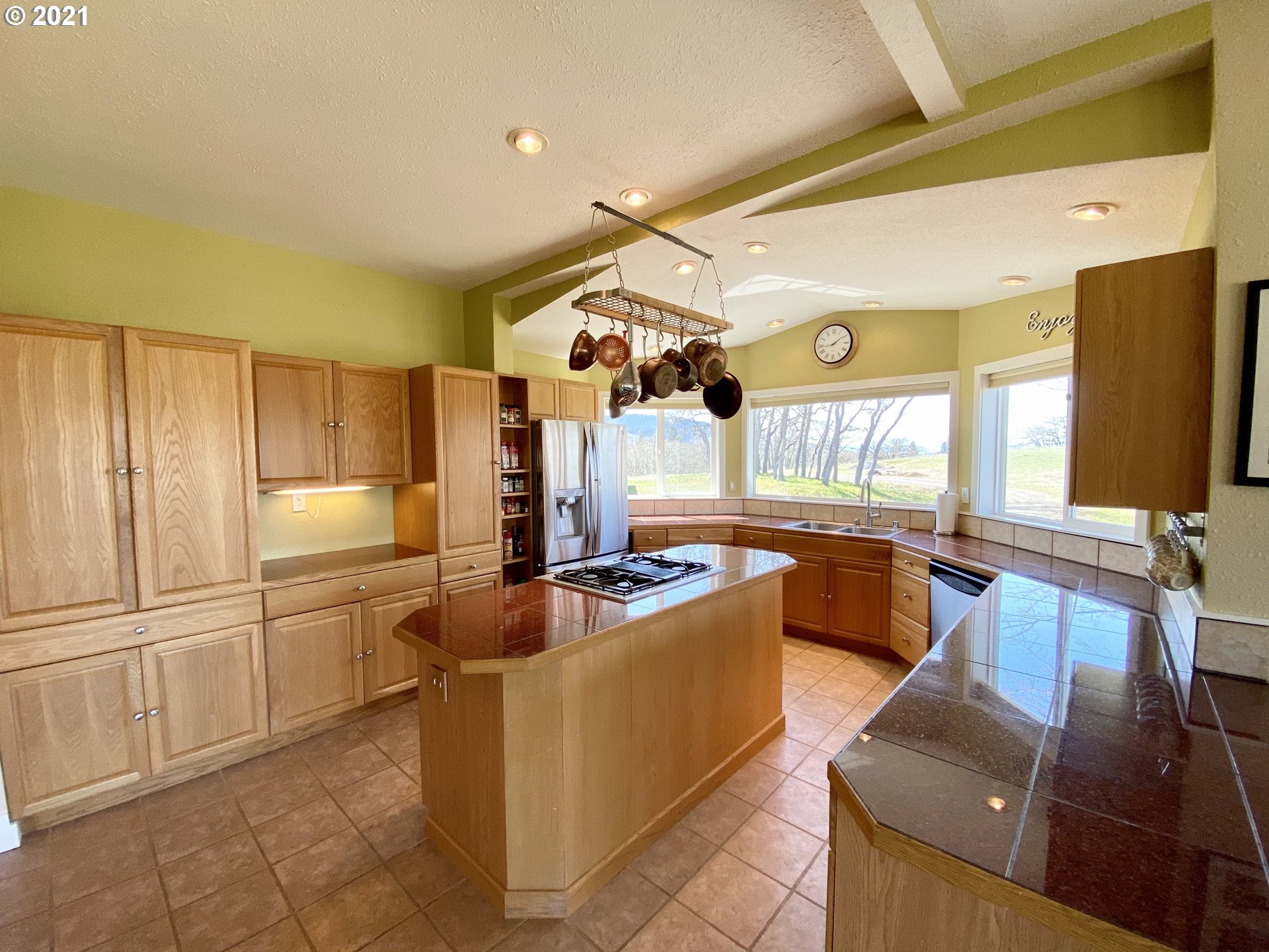 81 South Prairie Road Lyle, WA 98635 - Photo 5 of 32 Gallery Image 5