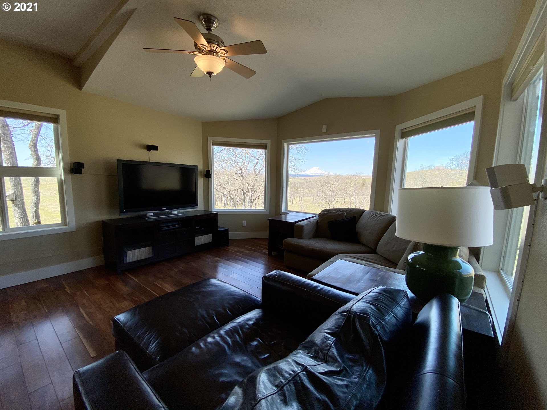 81 South Prairie Road Lyle, WA 98635 - Photo 8 of 32 Gallery Image 8