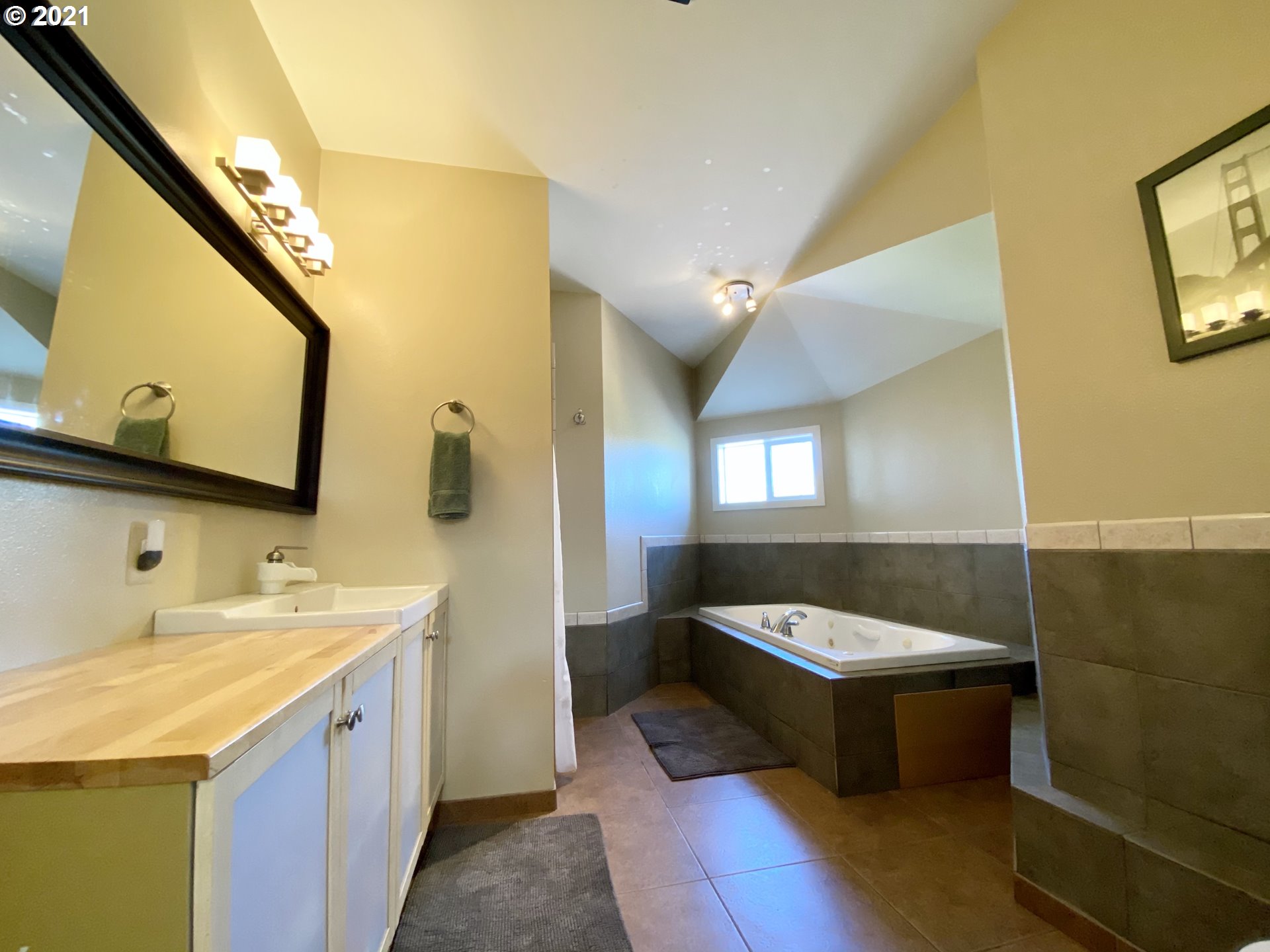 81 South Prairie Road Lyle, WA 98635 - Photo 10 of 32 Gallery Image 10