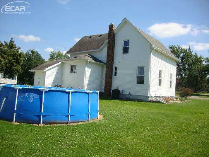 12408 Lennon Road Lennon, MI 48449 - Photo 5 of 15 21341981-4.JPG