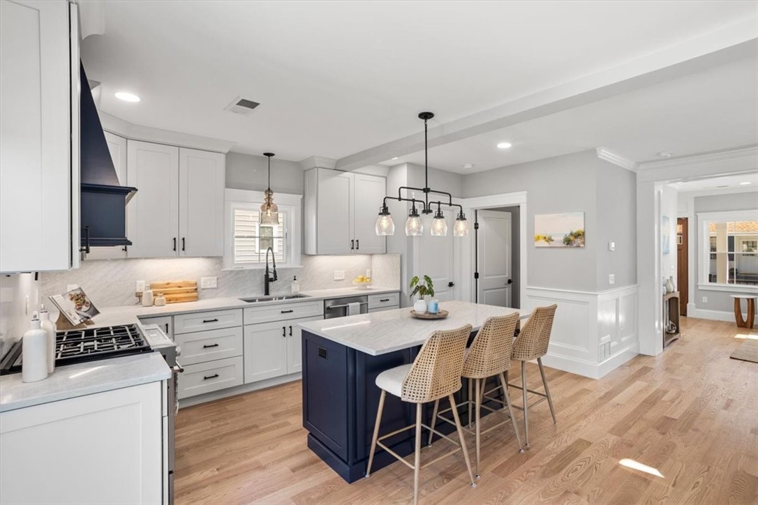 9 Whitwell Place Newport, RI 02840 - Photo 11 of 42