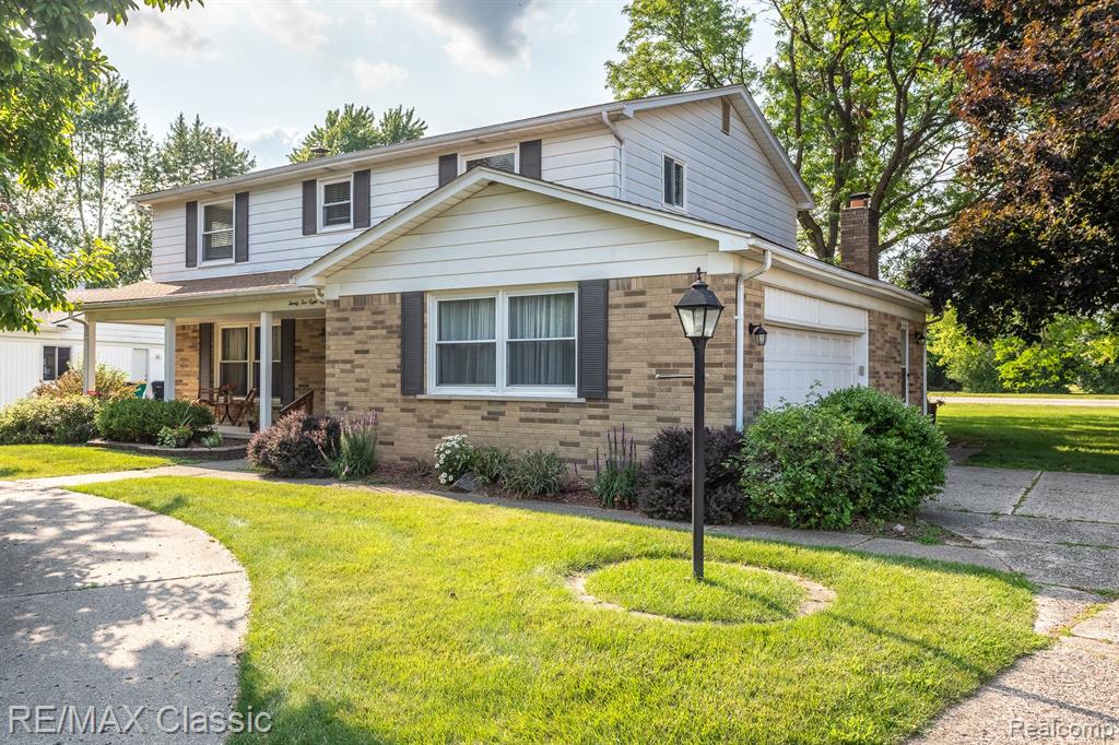 25886 Branchaster Road Farmington Hills, MI 48336 - Photo 1 of 35