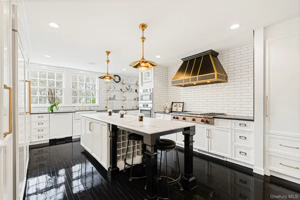 $9,750,000 | 2 Fargo Lane, Irvington, NY 10533