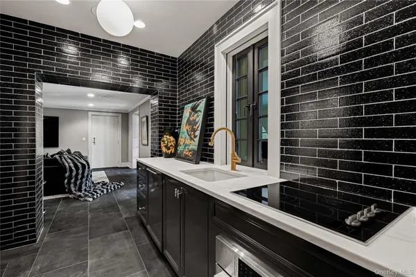 $9,750,000 | 2 Fargo Lane, Irvington, NY 10533