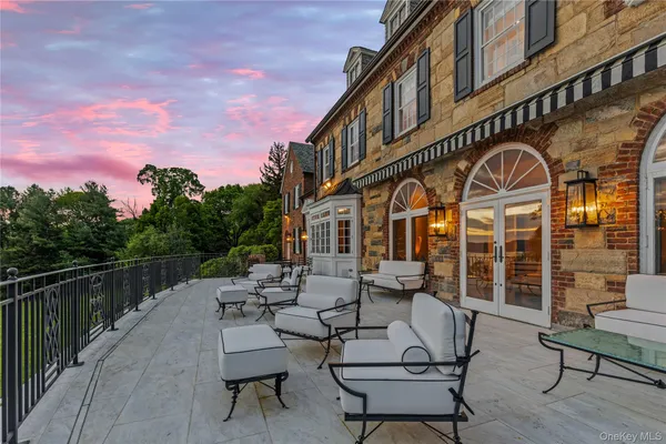 $9,750,000 | 2 Fargo Lane, Irvington, NY 10533