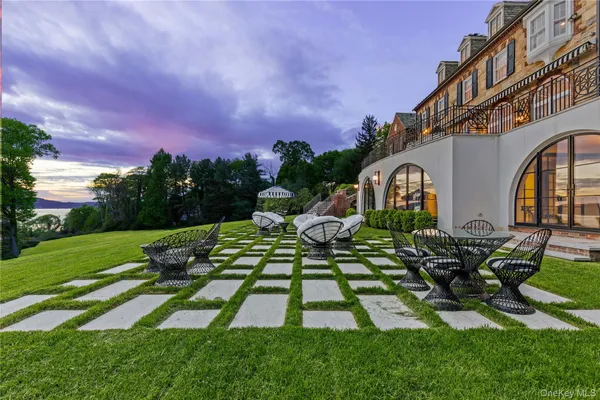 $9,750,000 | 2 Fargo Lane, Irvington, NY 10533