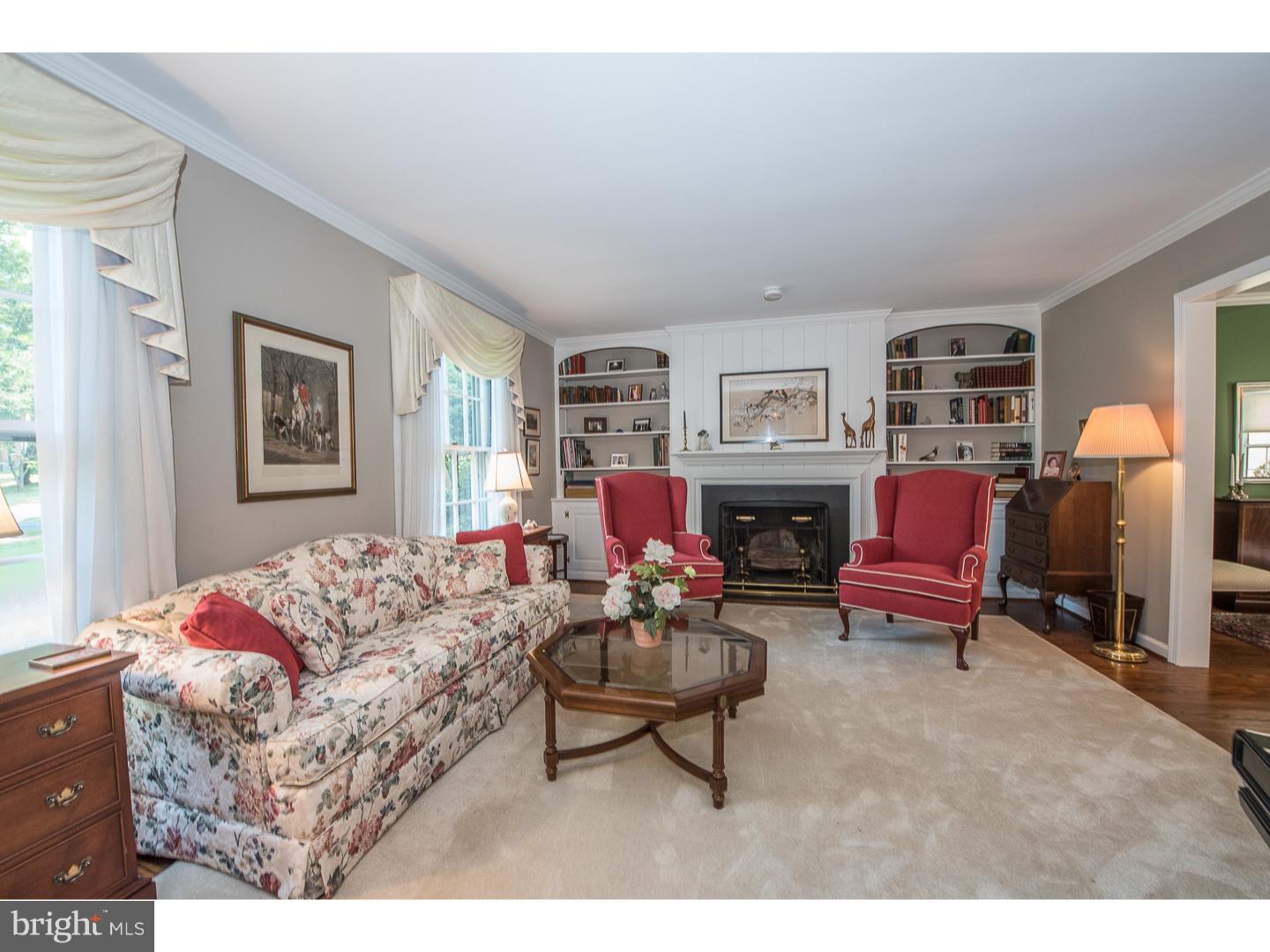 1048 Tenby Road Berwyn, PA 19312 - Photo 10 of 25 Living Room